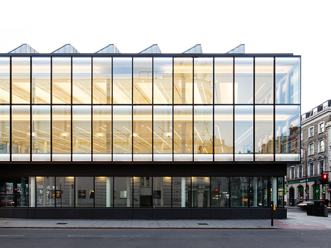 Our project King’s cross Bridge has been short listed in the AJ Architecture Awards 2021 in the Mixed-use category. It completes the urban block with the Grade II listed Lighthouse Building and provides two storeys of office accommodation and a raised ground floor retail unit on an island site by King’s Cross station. A palette of clear and mesh filled solar glass panels and limestone fins complement the rhythm of the Georgian Lighthouse.